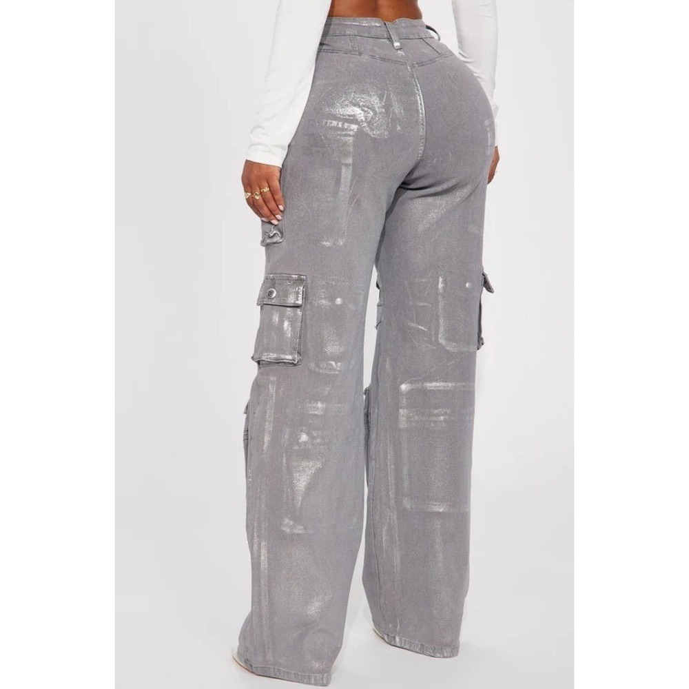 Fashion Nova Women's Time to Shine Foil Baggy Cargo Jeans - Silver - Sz 14 Plus - Picture 2 of 2